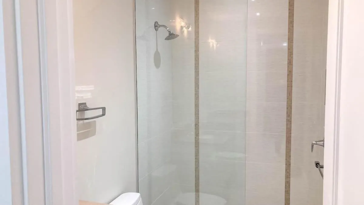 Stunning Oceanview 2 Bed Condo At One Cable Beach Nassau