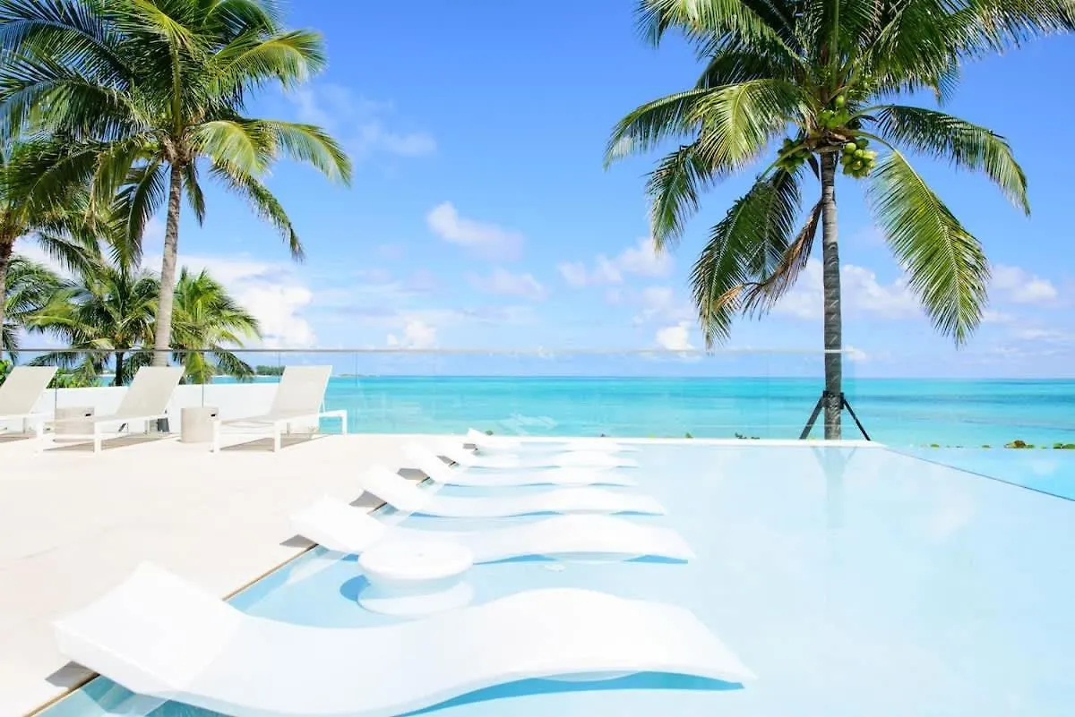 Stunning Oceanview 2 Bed Condo At One Cable Beach Nassau