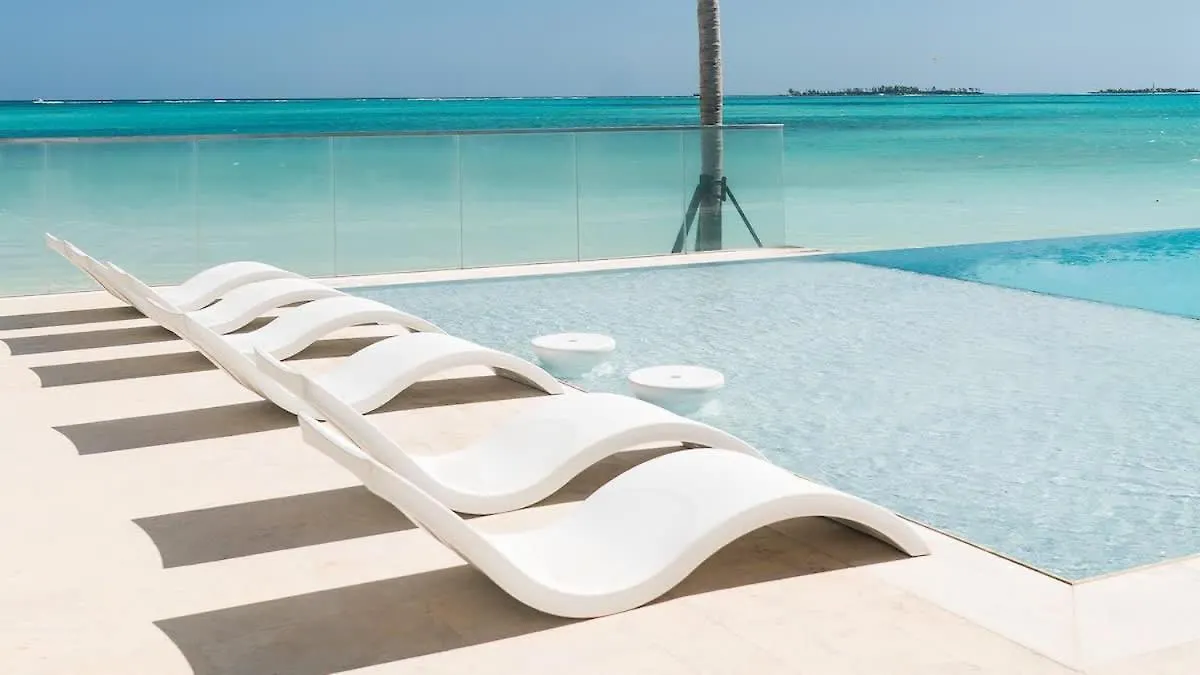 Holiday home Stunning Oceanview 2 Bed Condo At One Cable Beach Nassau
