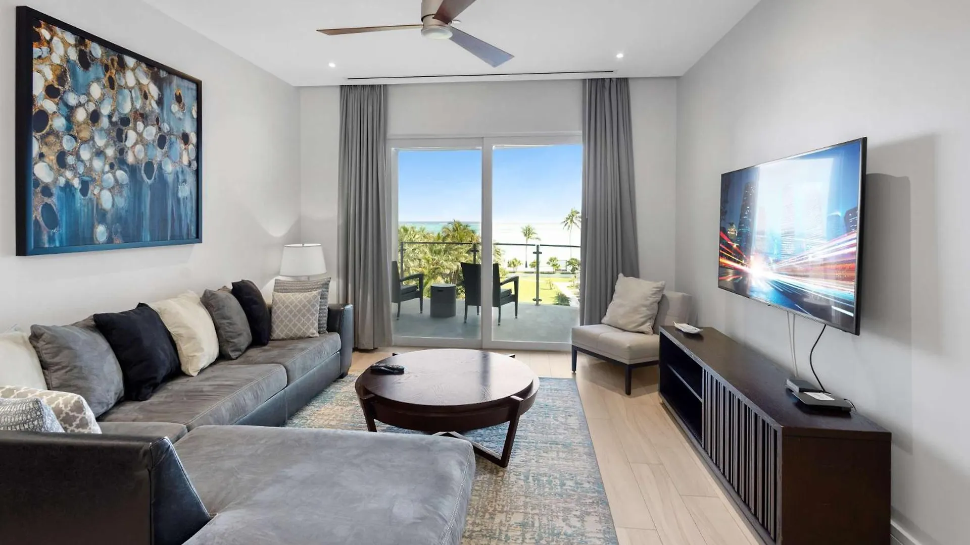 Stunning Oceanview 2 Bed Condo At One Cable Beach Nassau